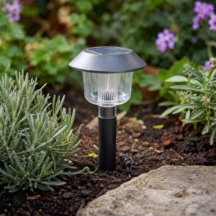 Solarna baštenska lampa slika 2