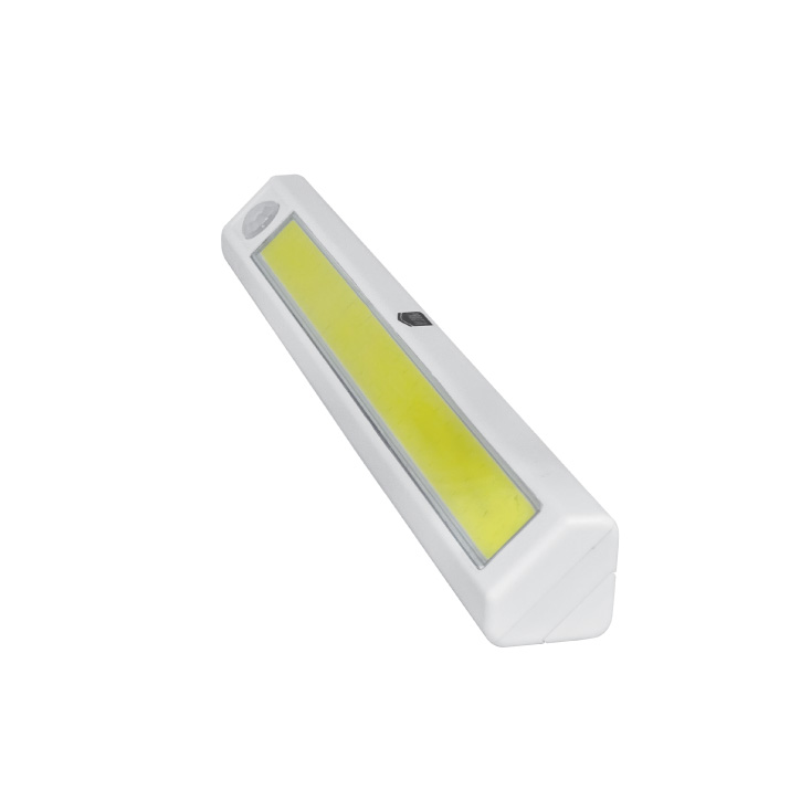 LED baterijska lampa sa senzorom pokreta